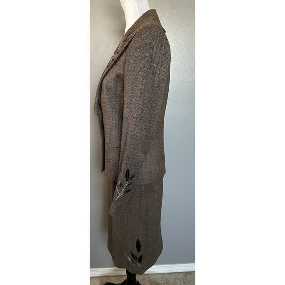 Dana Buchman Brown Skirt Set with Black Leaf Accents - Picture 3 of 11